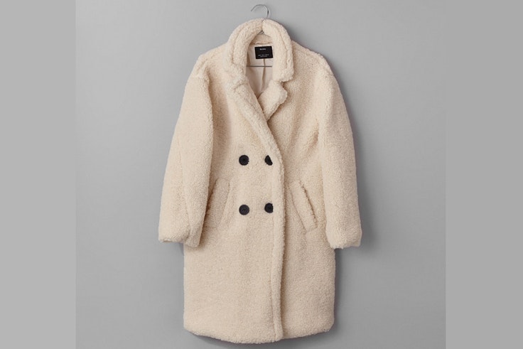 ropa-de-invierno-abrigo-blanco-borreguito-bershka ropa-de-invierno-abrigo-blanco-borreguito-bershka