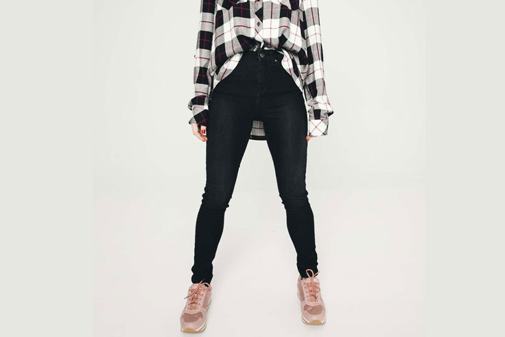 pantalon-vaquero-color-negro-inside