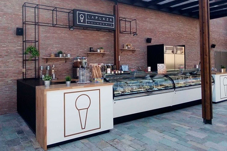 apertura de la plaza heladeria
