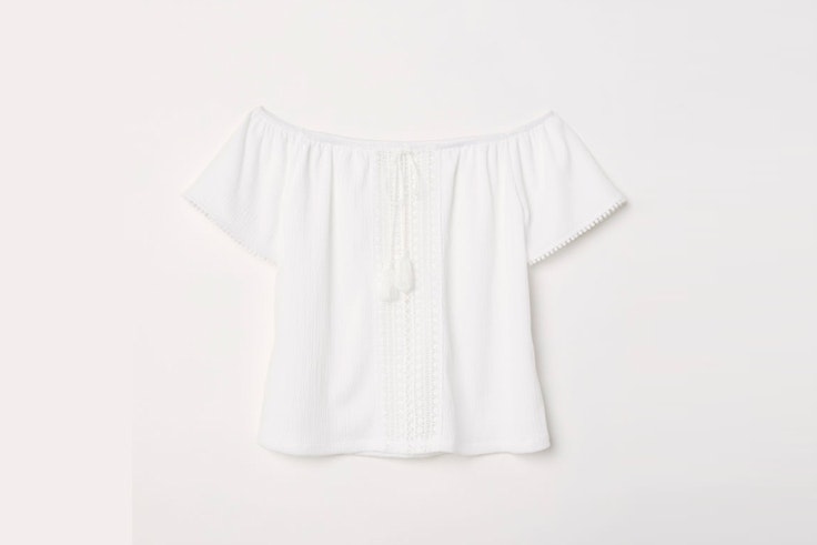 blusa-blanca-hombros-aire-hm