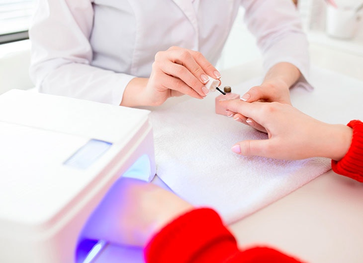 Uñas de gel decoradas para primavera-verano 2022