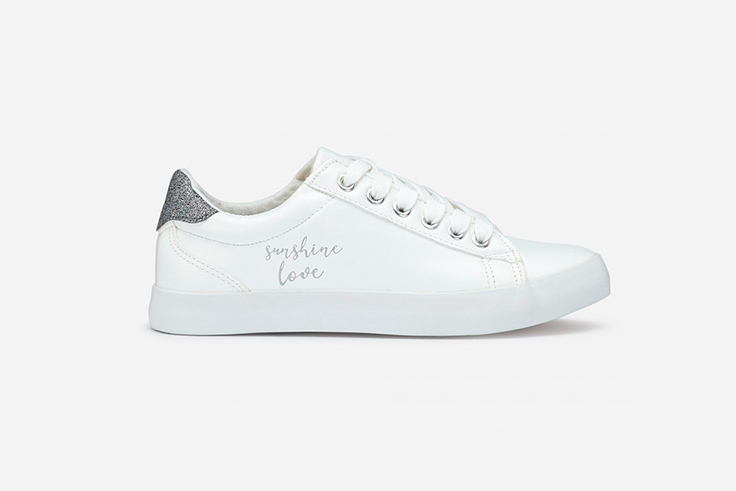 zapatillas-blancas-detalle-mensaje-marypaz