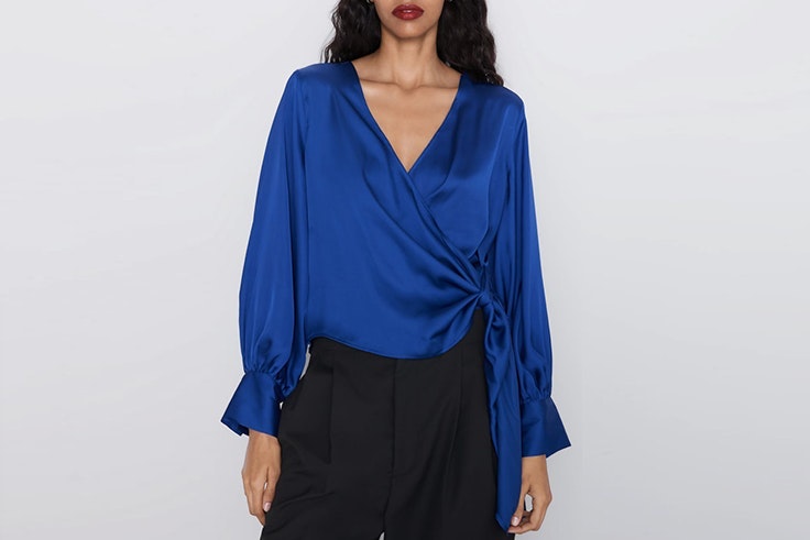 blusa satinada azul klein zara