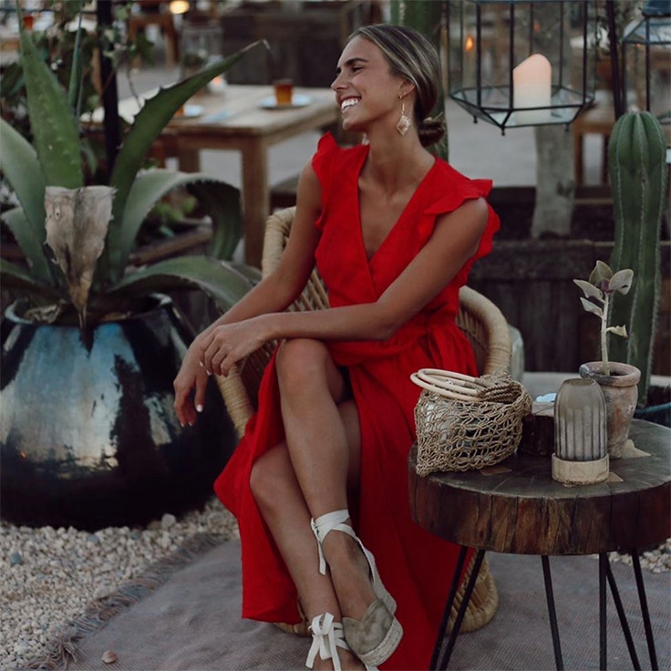 colores de verano influencers vestido rojo lucia barcena