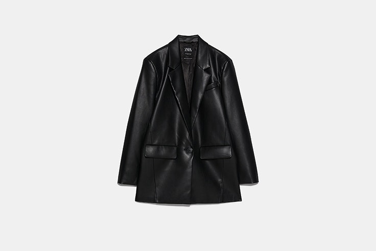 blazer oversize efecto piel de zara total black
