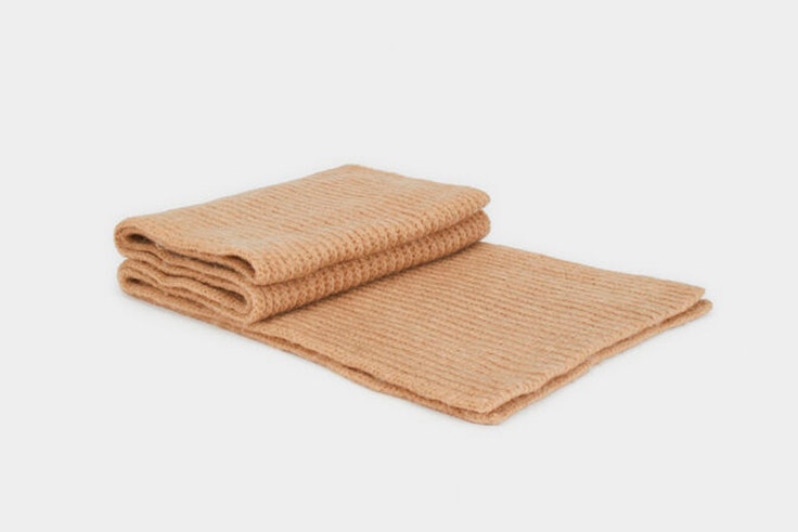 Bufanda clásica en color beige de Parfois
