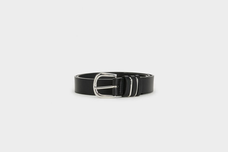 cinturon basico negro con hebilla plateada de parfois Pernille Teisbaek