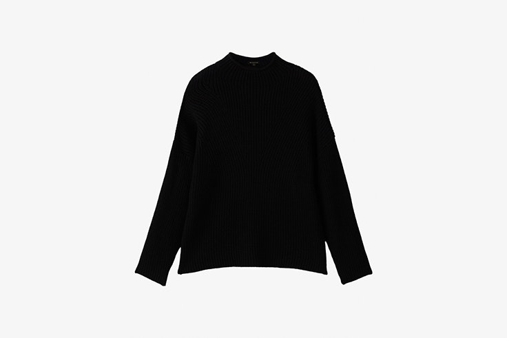 jersey negro de punto con cuello chimenea de Massimo Dutti total black
