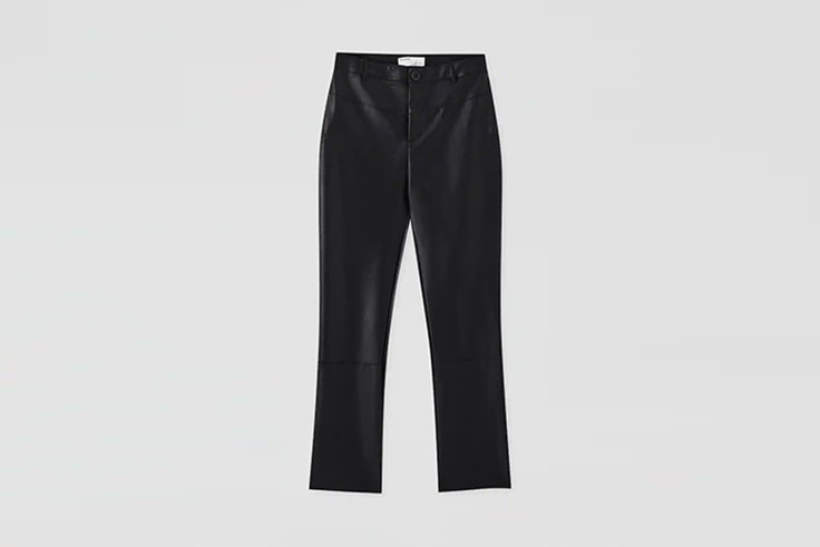 pantalon efecto piel de pull and bear total black