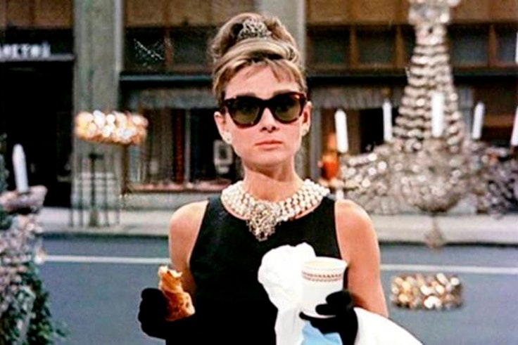 películas para las apasionada moda desayuno con diamantes audrey hepburn