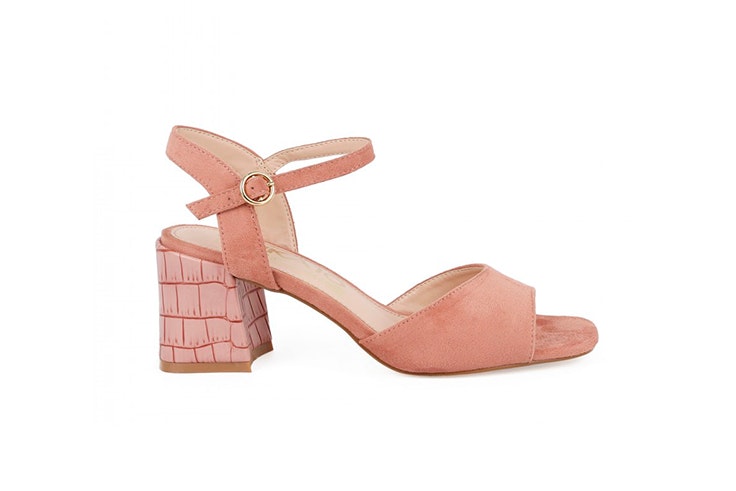 Sandalias rosas con ligero tacón de Chika 10