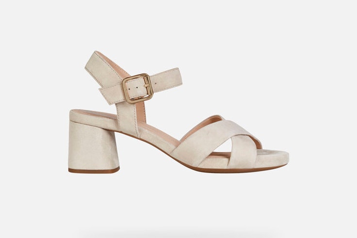 accesorios para verano Sandalias beige con ligero tacón de Geox
