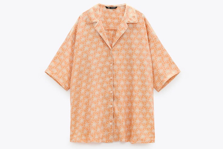 Camisa estampada de estilo pijamero de Zara -