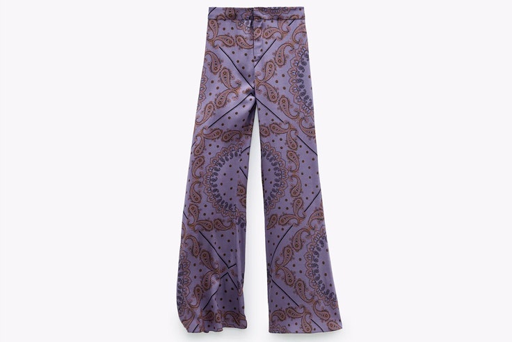 Pantalón flare estampado de Zara