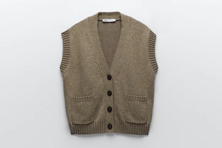 Chaleco en color beige con botones de Zara prendas de punto