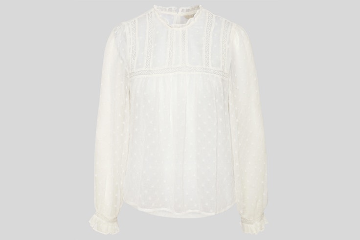 Camisa blanca con puntilla y volantes de C&A