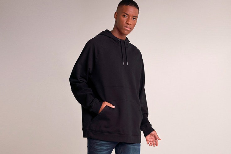 Sudadera negra con capucha salsa 7/24 studio colección cápsula