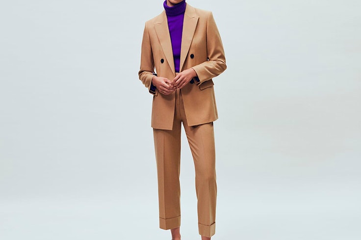 Traje clásico beige de Massimo Dutti