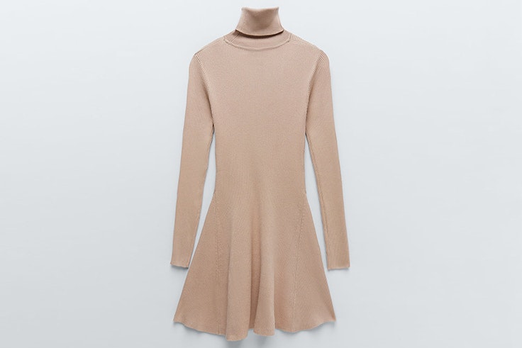 Vestido de punto en color beige de Zara