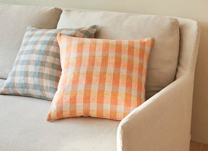 ideas de decoración para primavera cojines cuadros colores de zara Home