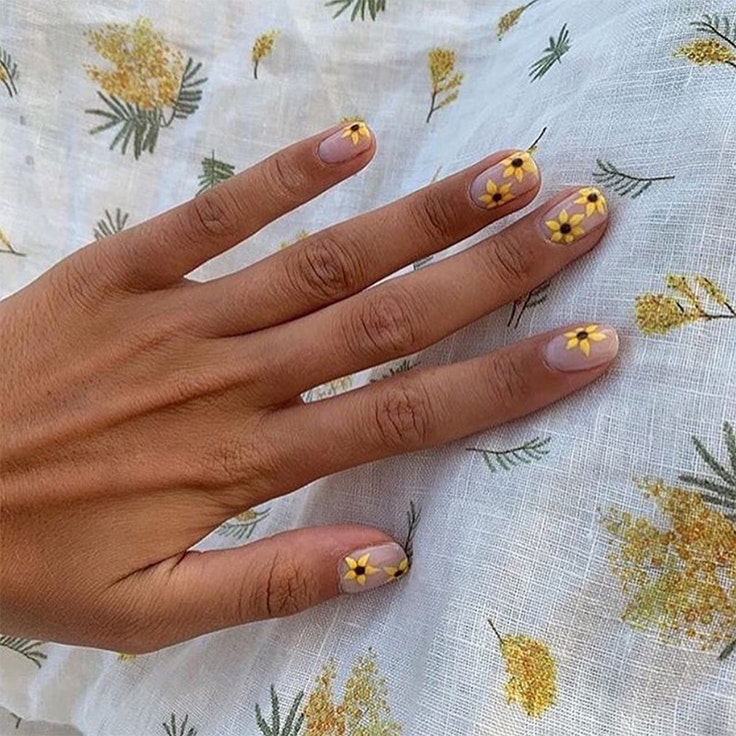 Tendencias de uñas nail art llamas flores primavera