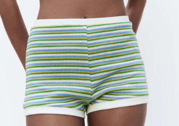 Pantalón de punto de rayas, Zara.