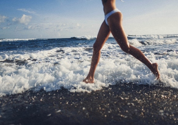 Ponte en forma: Ejercicios para hacer en la playa en verano