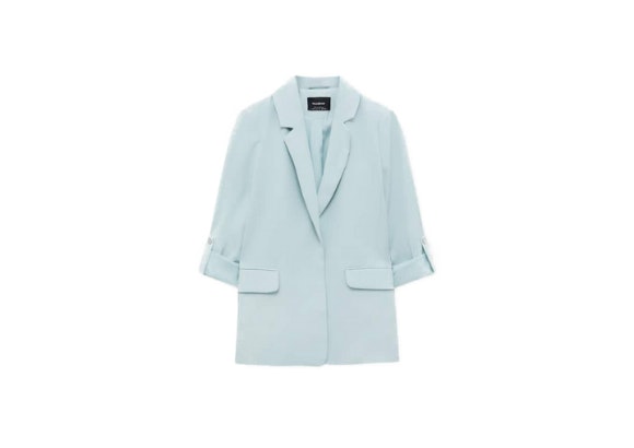 Blazer azul pastel, Pull&Bear.
