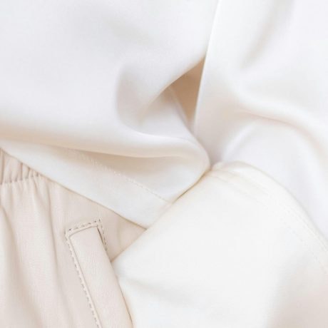 Cloud Dancer, the color of 2026 and how to incorporate it into your style
